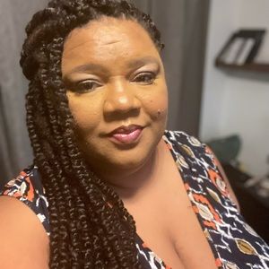 Meet your Posher, Dana